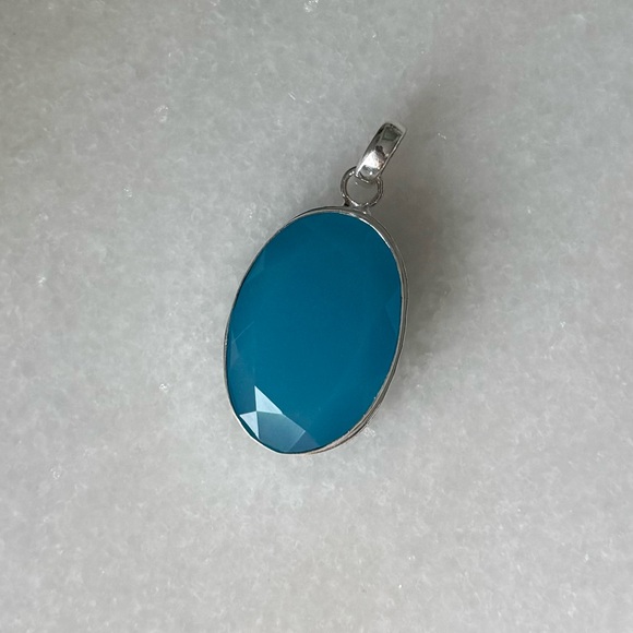 NWOT Sundance Deep Lagoon Pendant Blue Chalcedony Sterling Silver